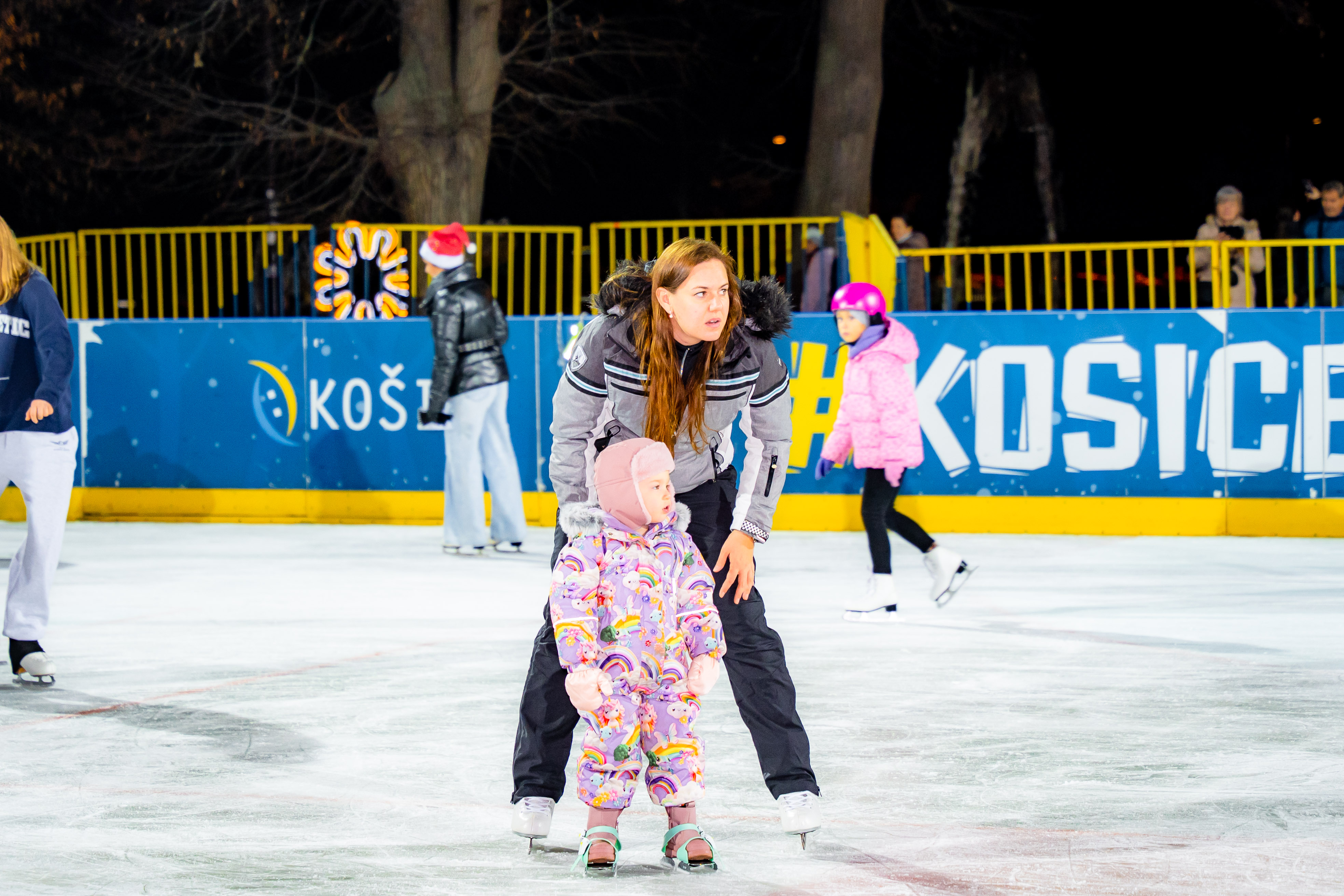 Otvorenie ladovej plochy v Mestskom parku-19